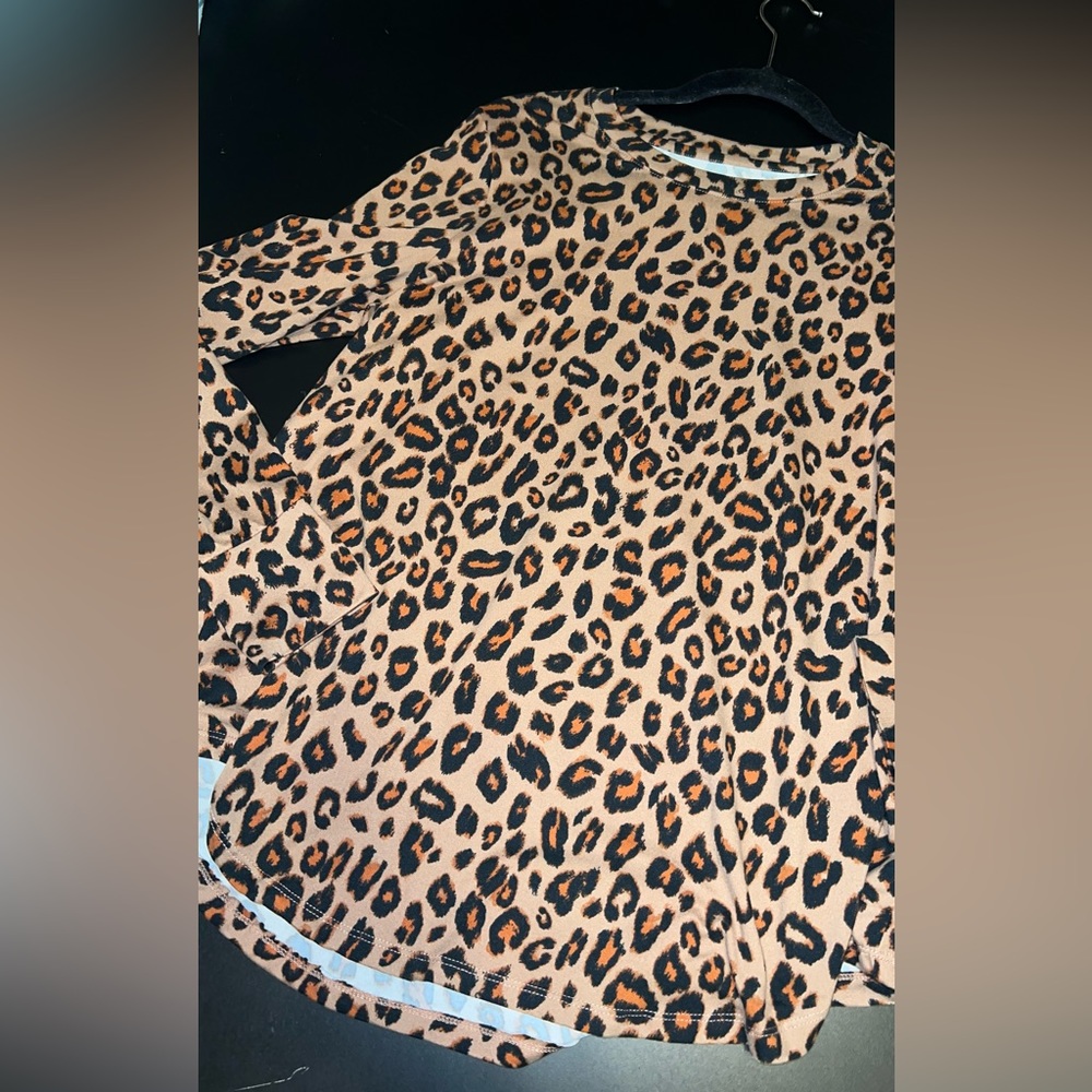 Cuddl Duds animal print Long Sleeve Top Size Medium EUC